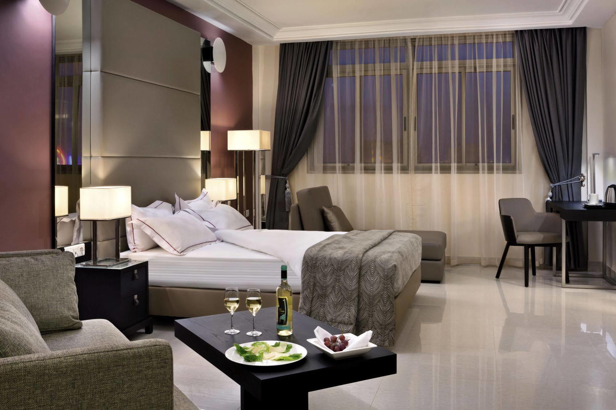 Bravia Hotel Ouagadougou Exteriör bild
