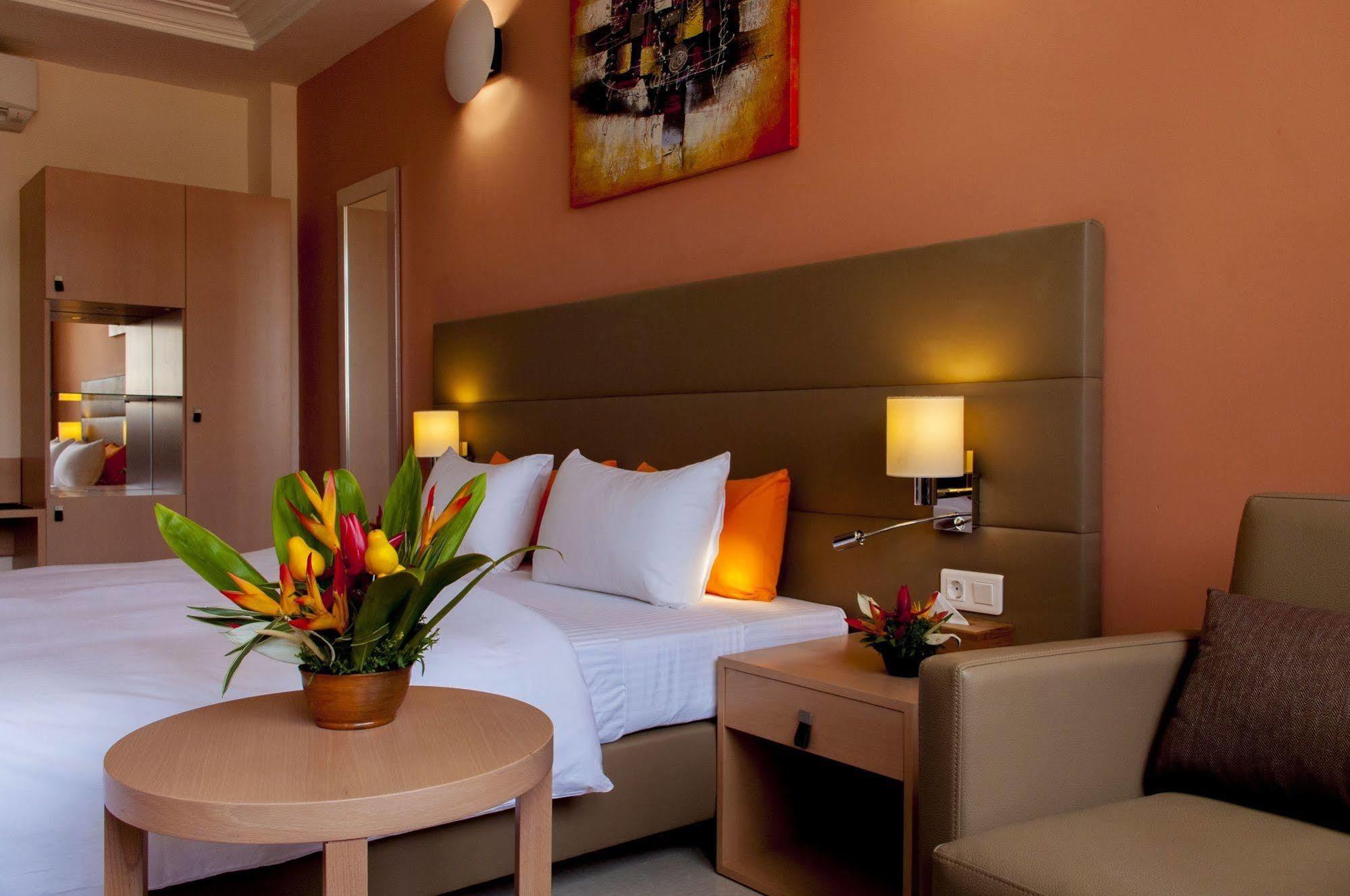 Bravia Hotel Ouagadougou Exteriör bild